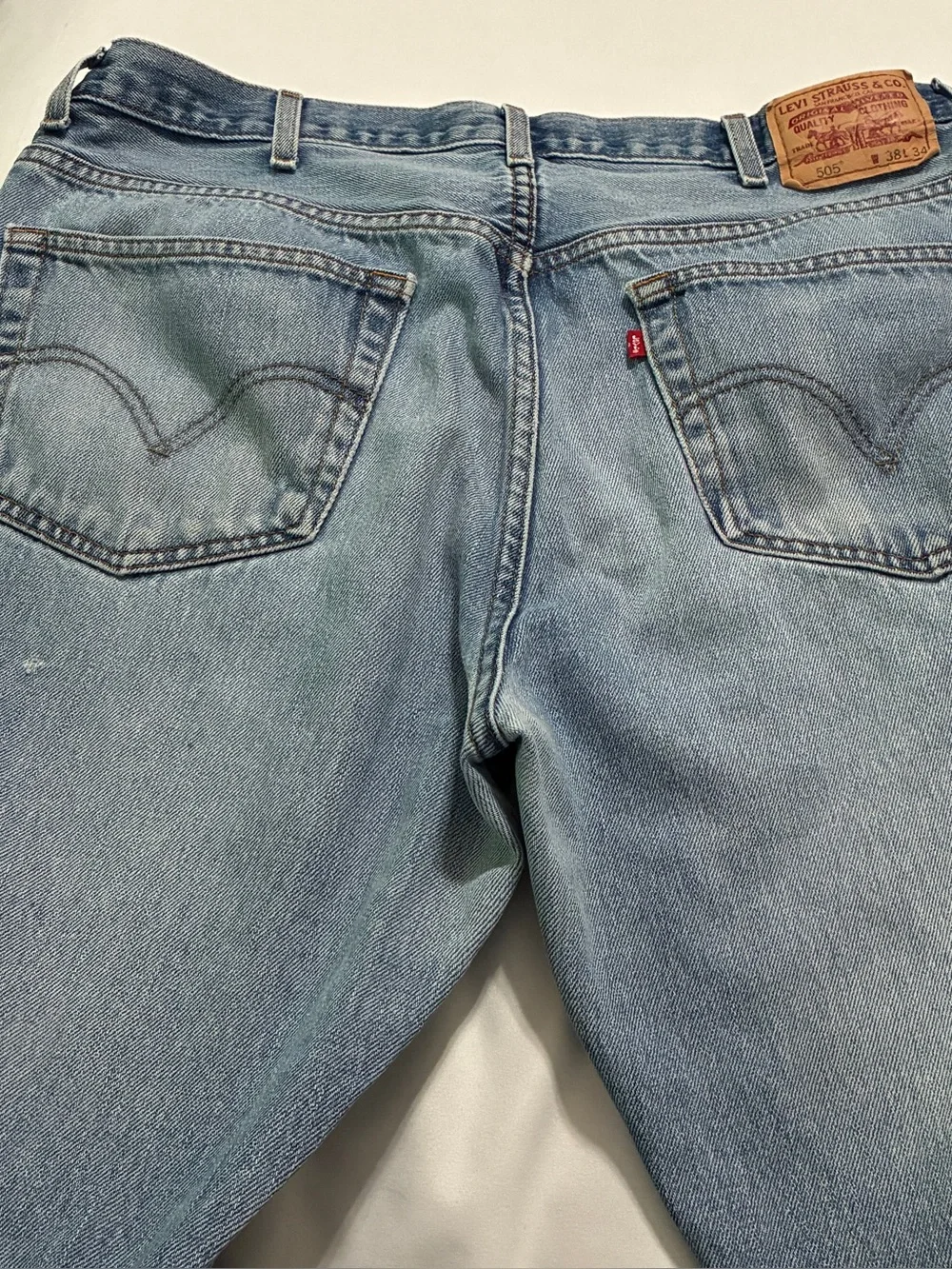 Levi Strauss 505 jeans size 38x34 light wash